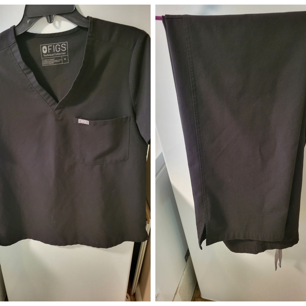 FIGS Black Scrub Set